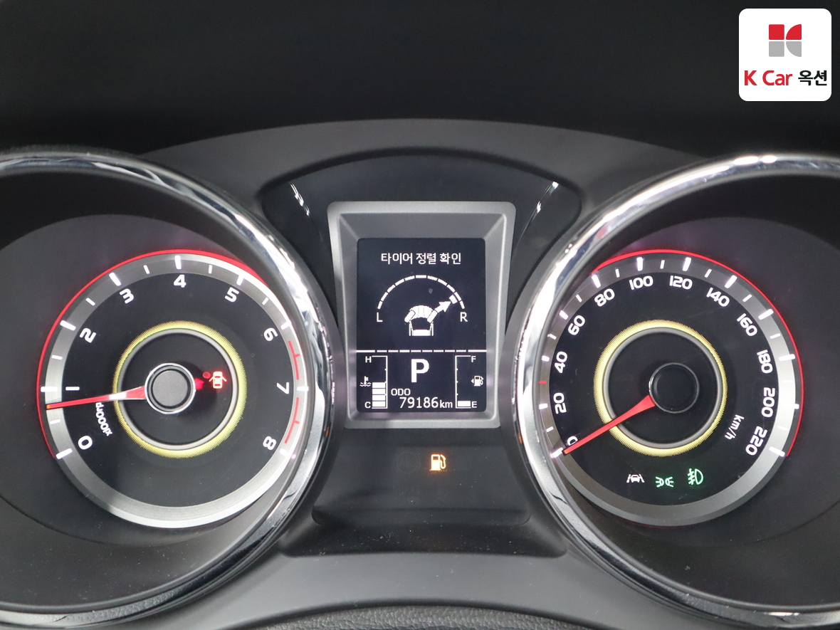 KG Mobility Tivoli 2017 - Image 5