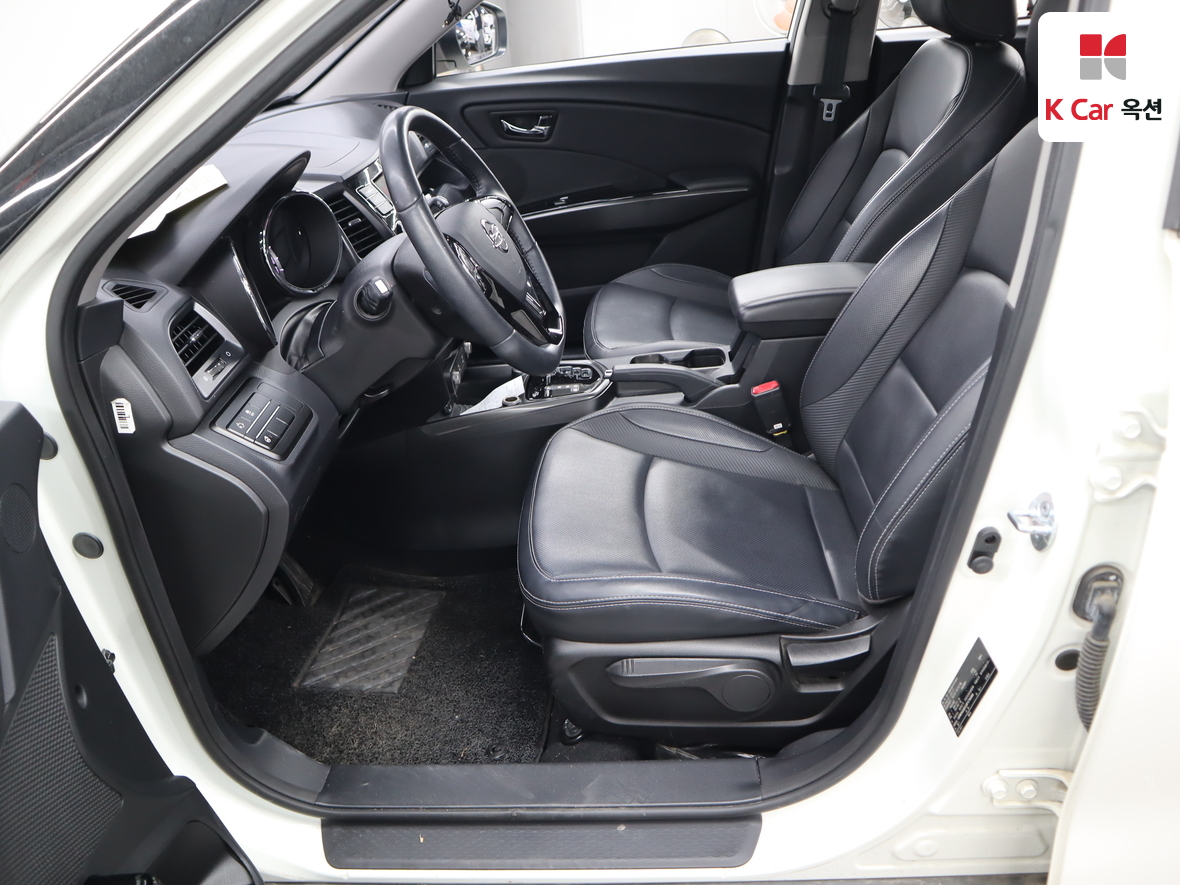 KG Mobility Tivoli 2017 - Image 18