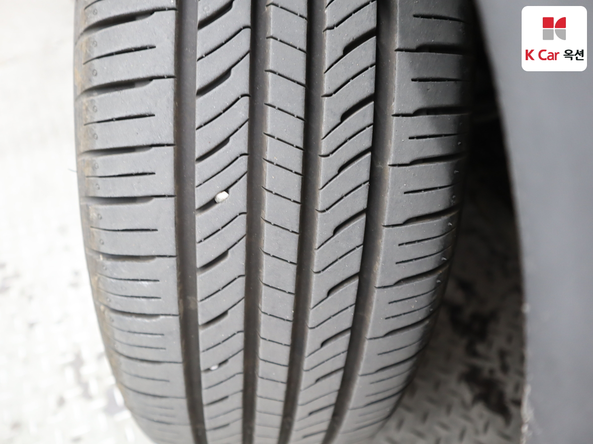 KG Mobility Tivoli 2017 - Image 33