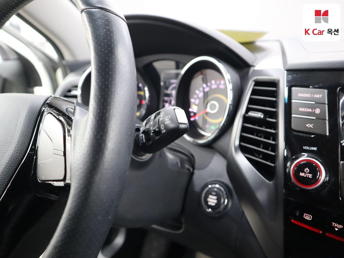 KG Mobility Tivoli 2017 - Image 11