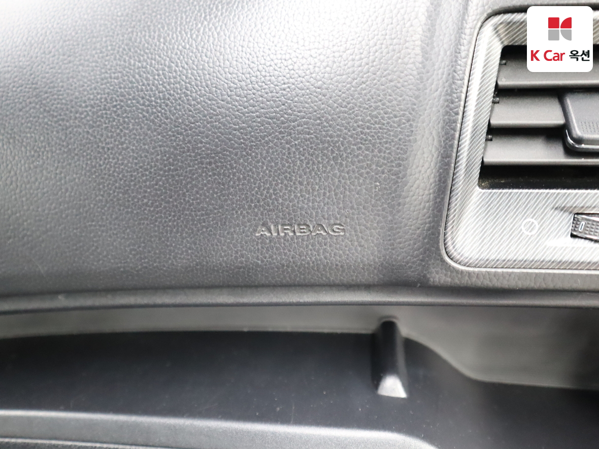 KG Mobility Tivoli 2017 - Image 32