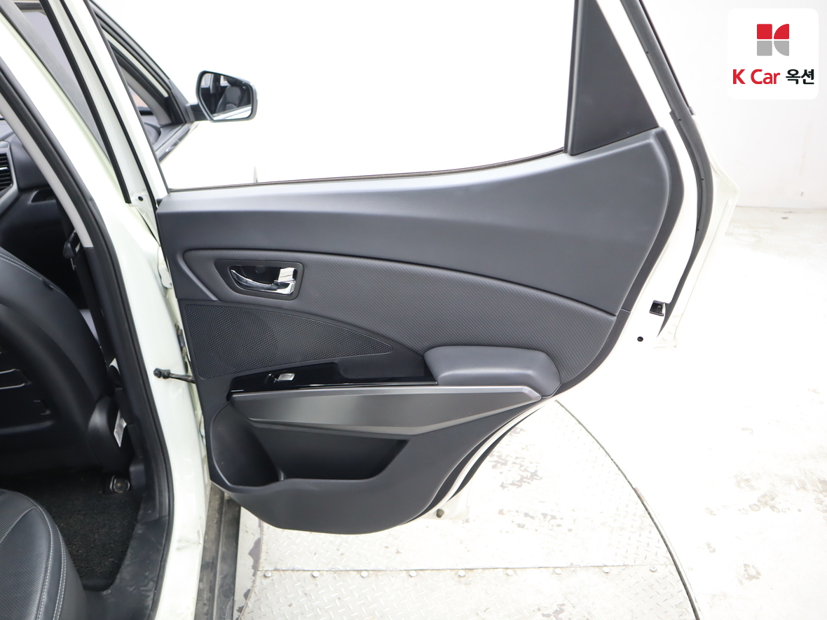 KG Mobility Tivoli 2017 - Image 28