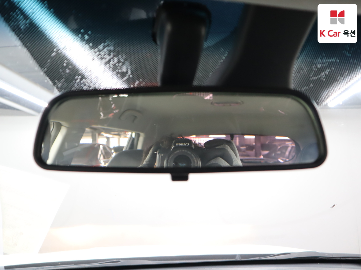 KG Mobility Tivoli 2017 - Image 13