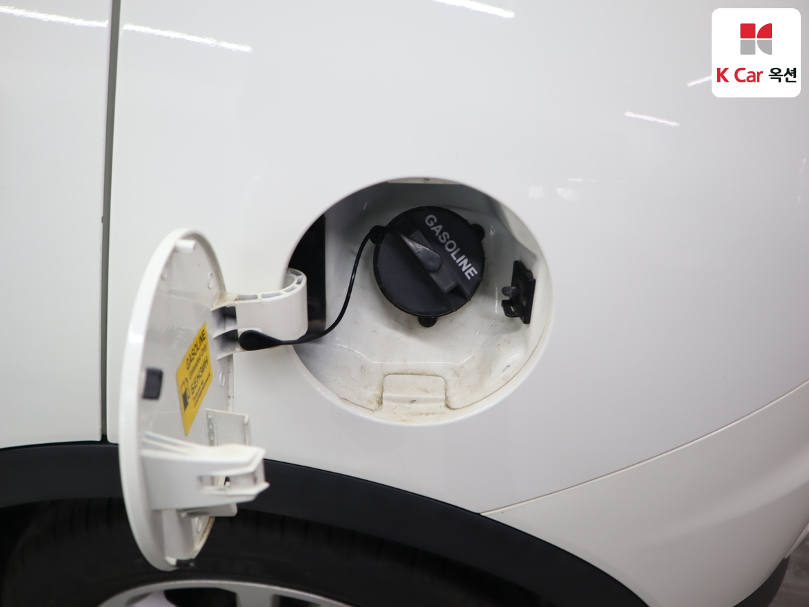 KG Mobility Tivoli 2017 - Image 25