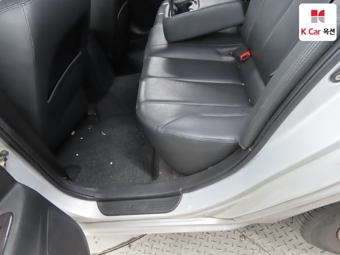 Kia Lotze 2010 - Image 22