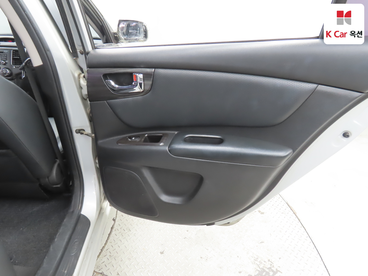 Kia Lotze 2010 - Image 25