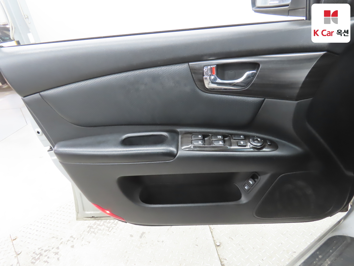 Kia Lotze 2010 - Image 8