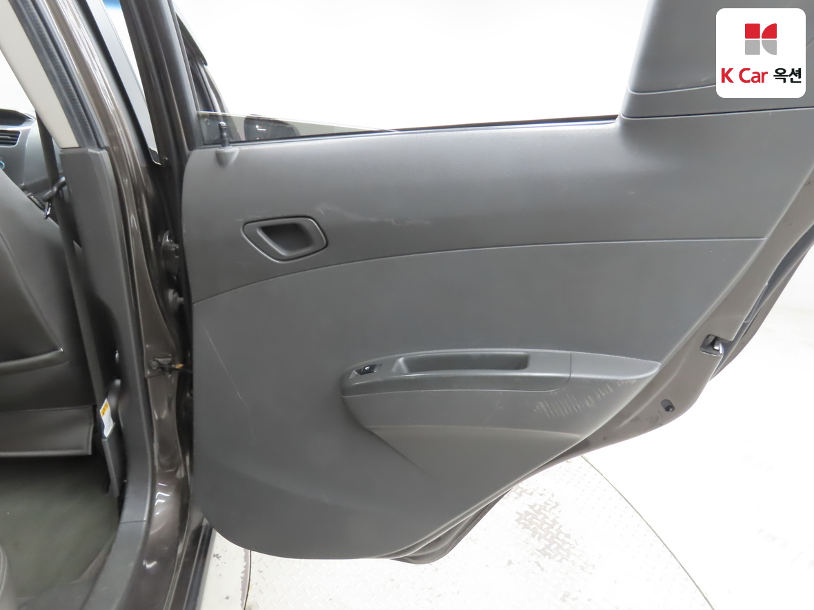 جنرال موتورز كوريا سبارك 2012 - صورة 26