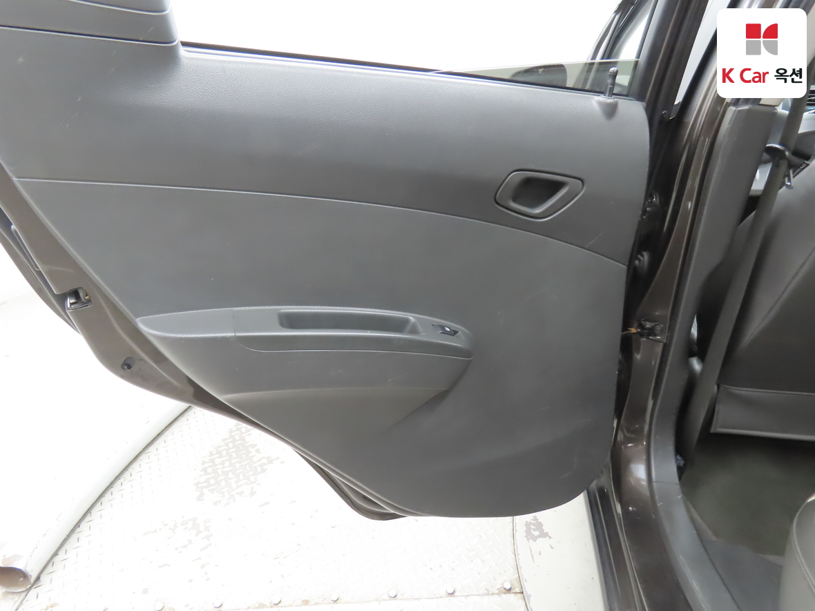 جنرال موتورز كوريا سبارك 2012 - صورة 22