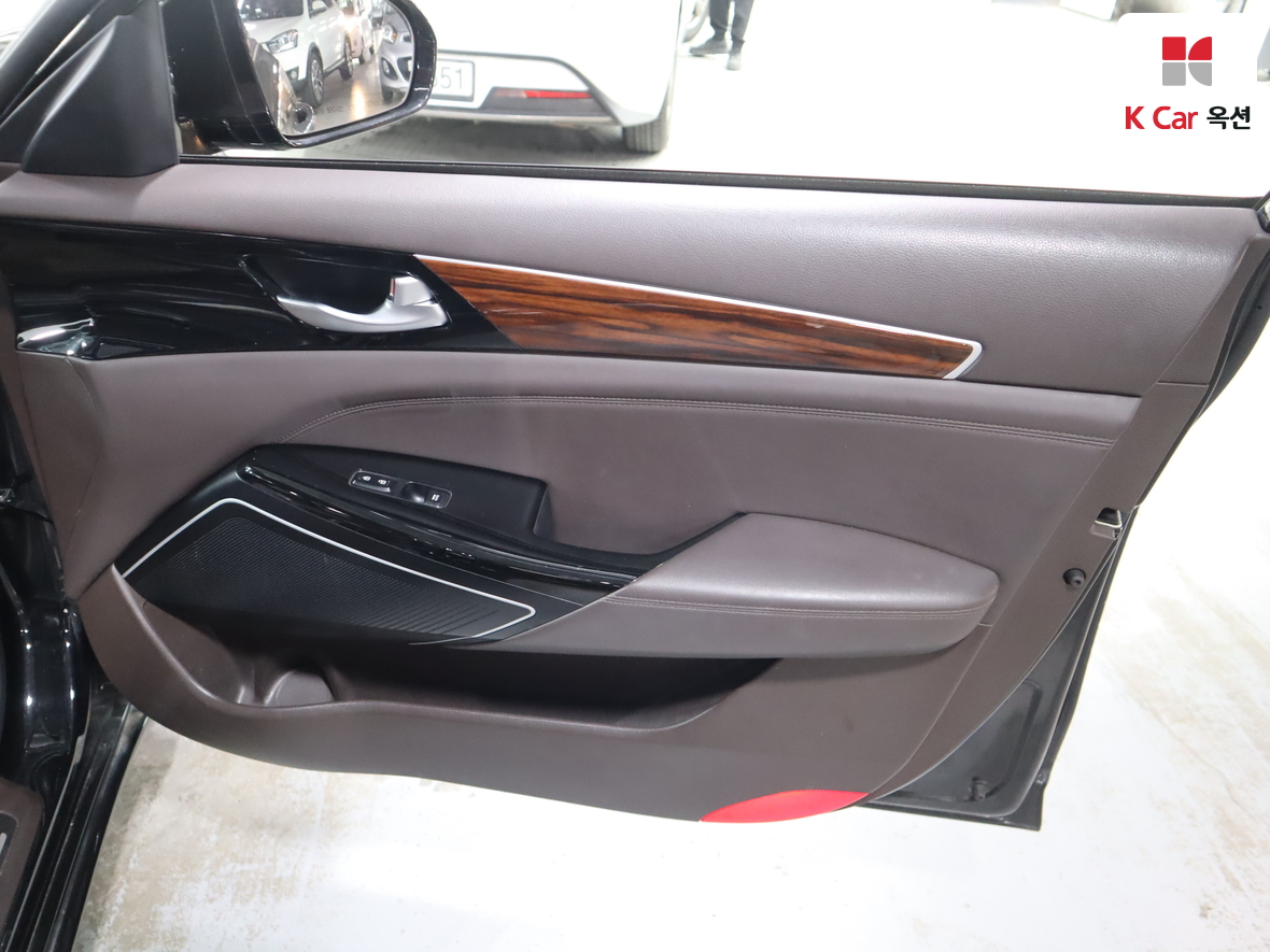 Kia K7 2016 - Image 28