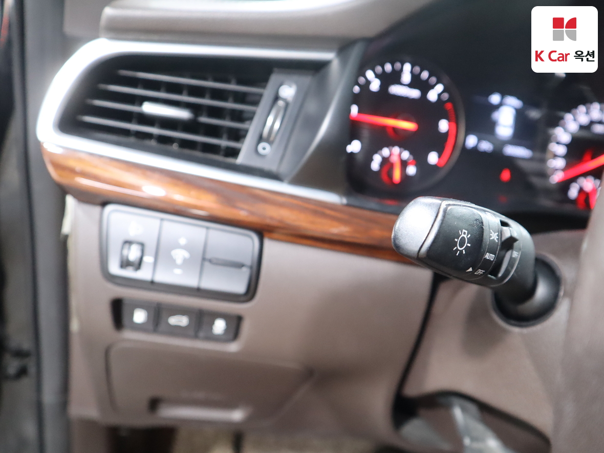 Kia K7 2016 - Image 9