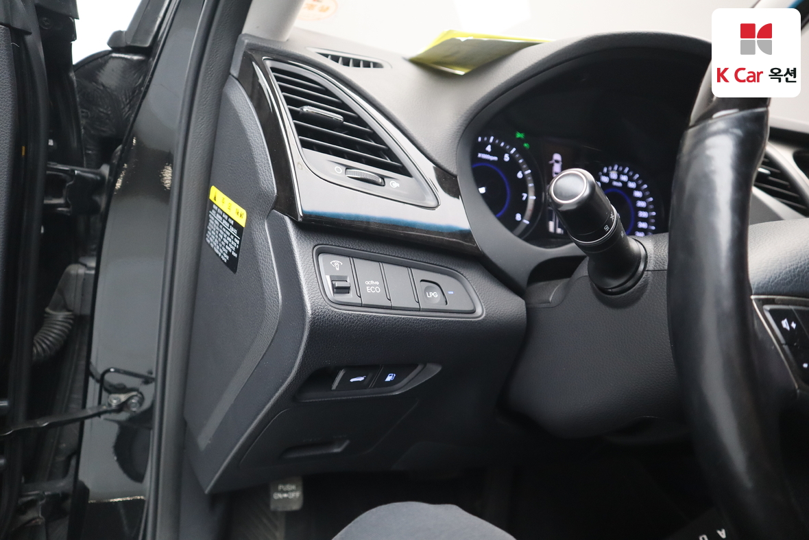 Hyundai AZERA 2011 - Image 9