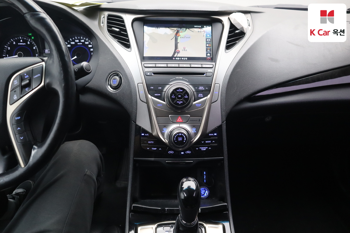 Hyundai AZERA 2011 - Image 6