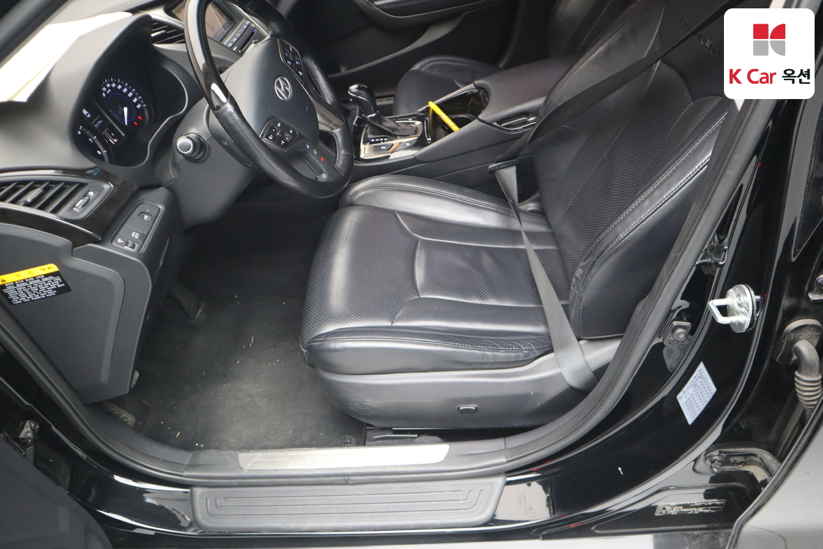 Hyundai AZERA 2011 - Image 18