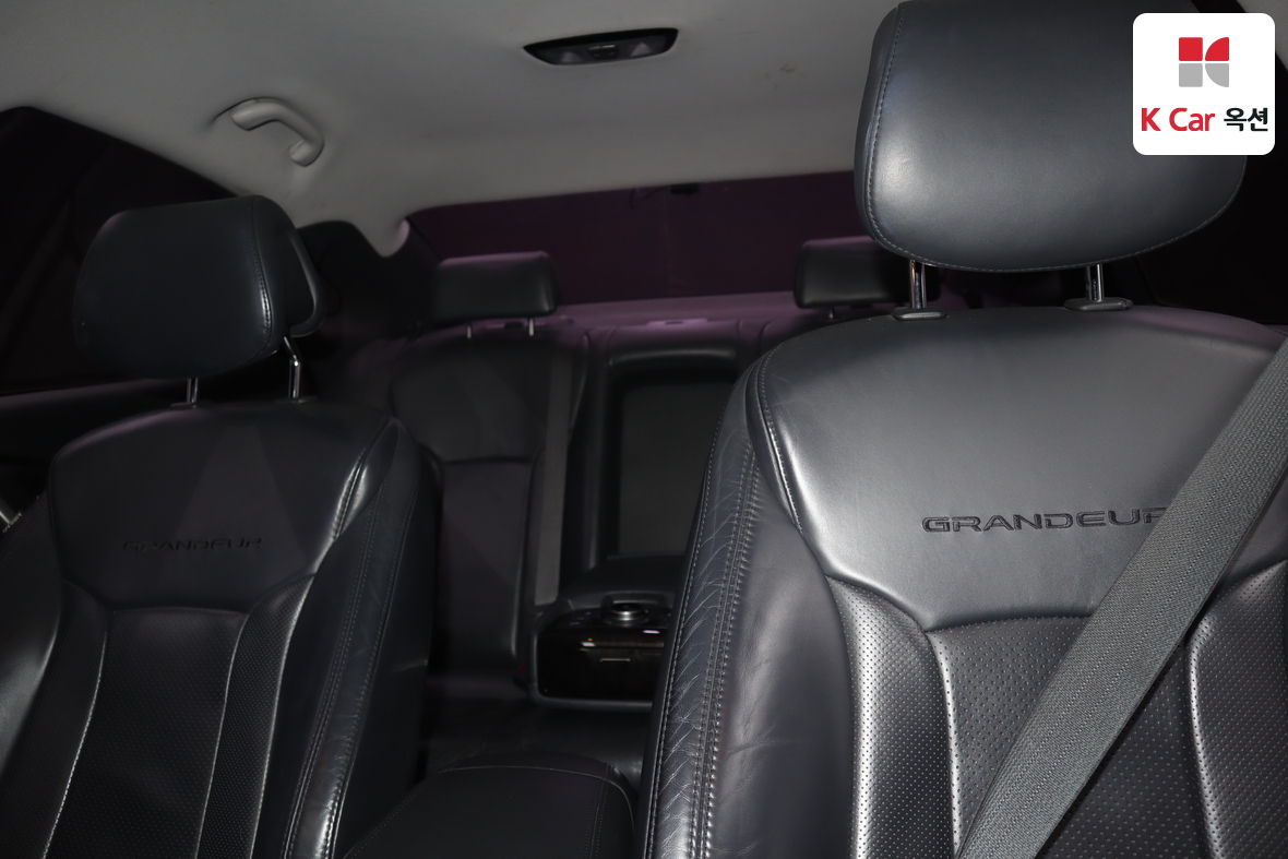 Hyundai AZERA 2011 - Image 17