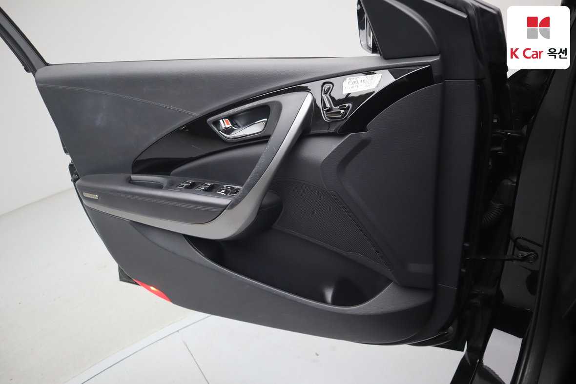 Hyundai AZERA 2011 - Image 8