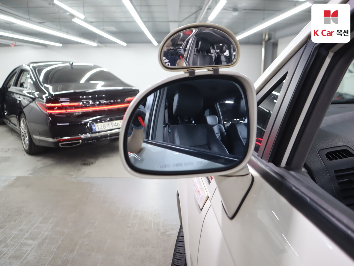 KG Mobility Korando Turismo 2014 - Image 25