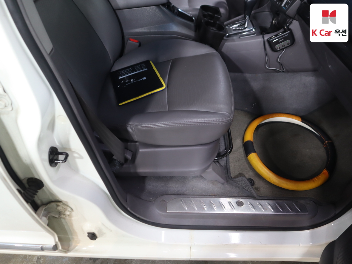 KG Mobility Korando Turismo 2014 - Image 34