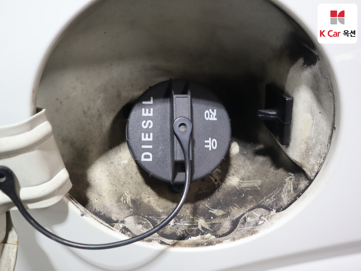 KG Mobility Korando Turismo 2014 - Image 28