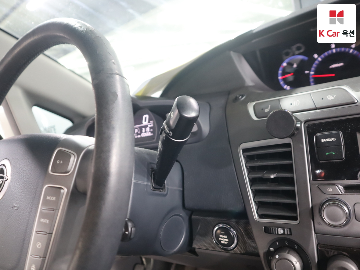 KG Mobility Korando Turismo 2014 - Image 11