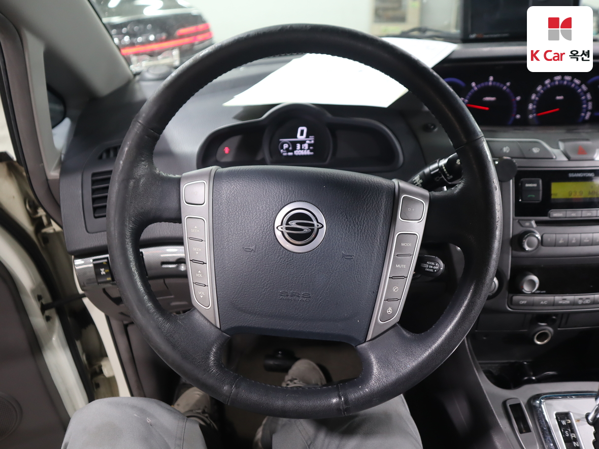 KG Mobility Korando Turismo 2014 - Image 10