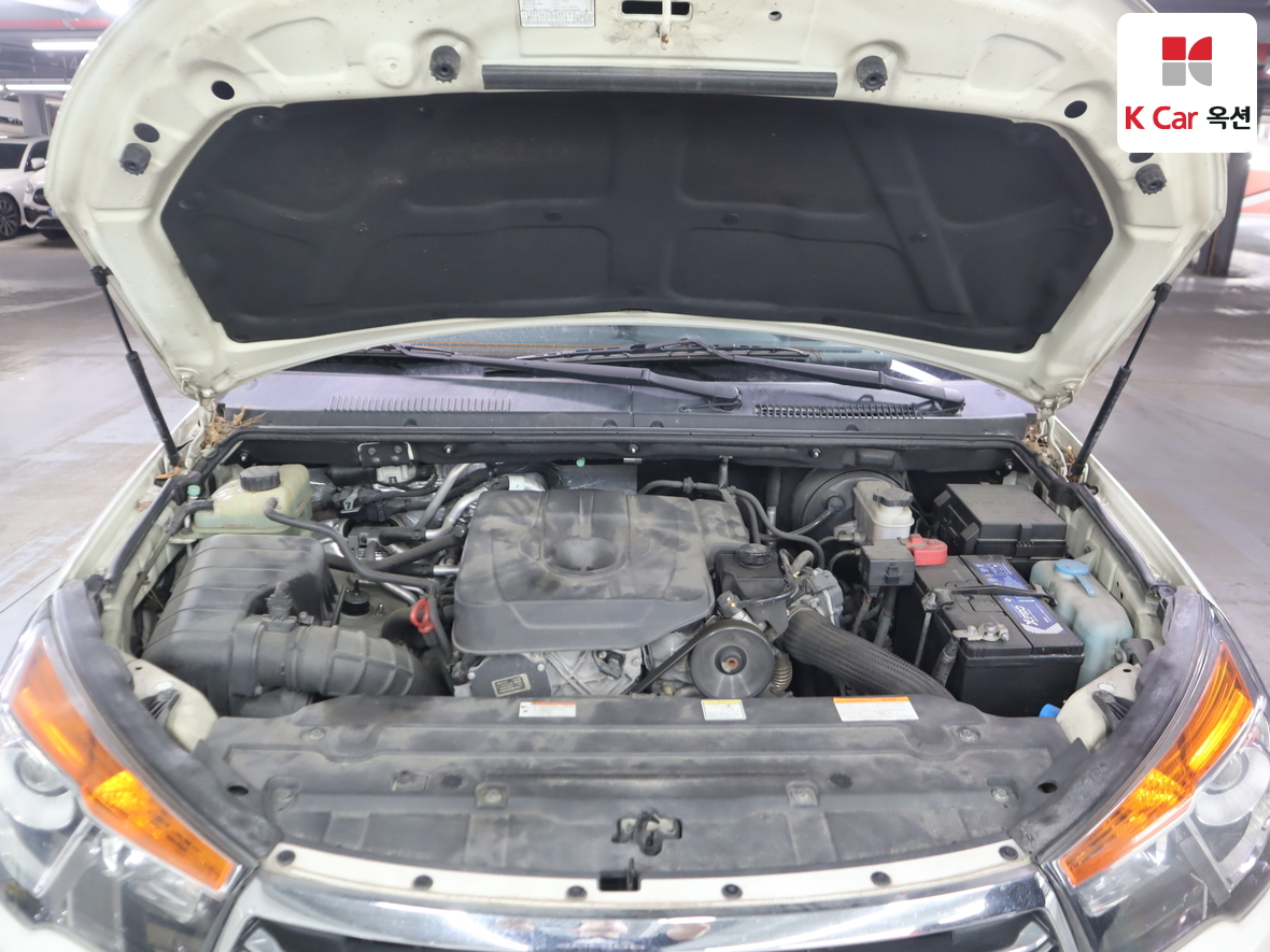 KG Mobility Korando Turismo 2014 - Image 37