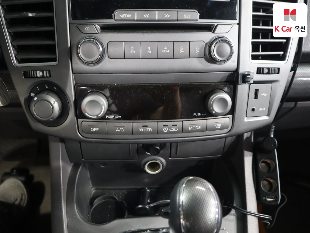 KG Mobility Korando Turismo 2014 - Image 18