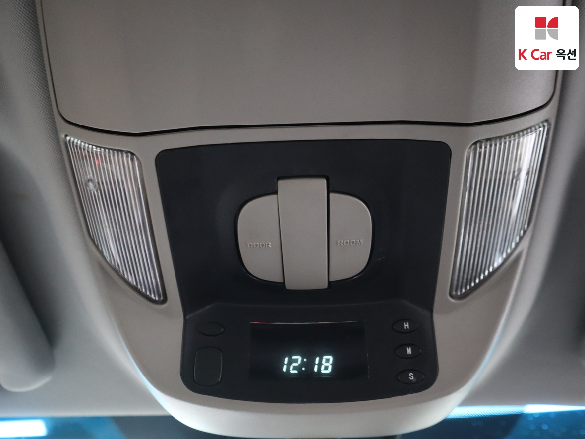 KG Mobility Korando Turismo 2014 - Image 12