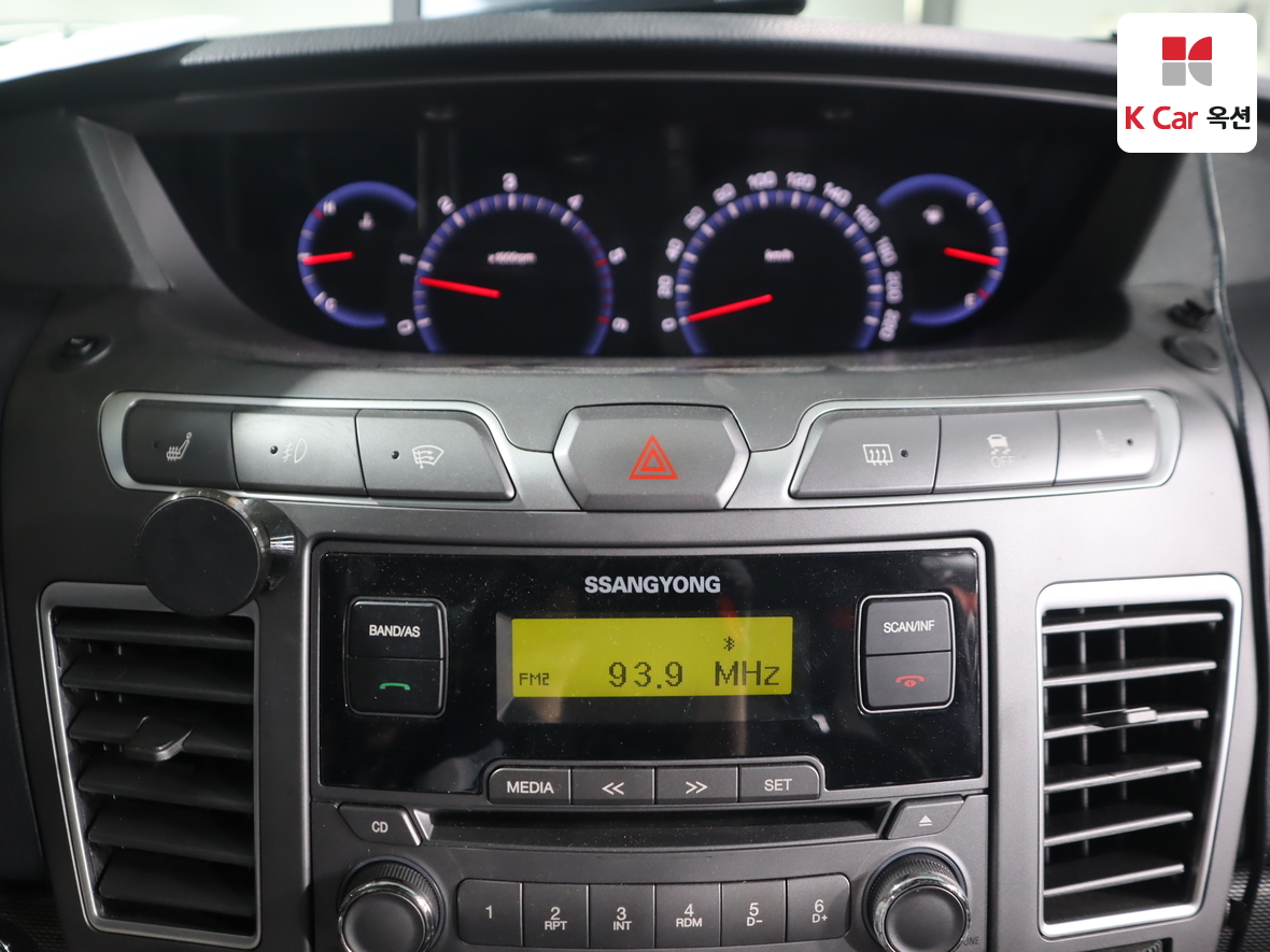 KG Mobility Korando Turismo 2014 - Image 16