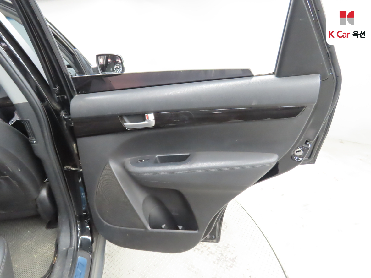 Kia Sorento 2012 - Image 28