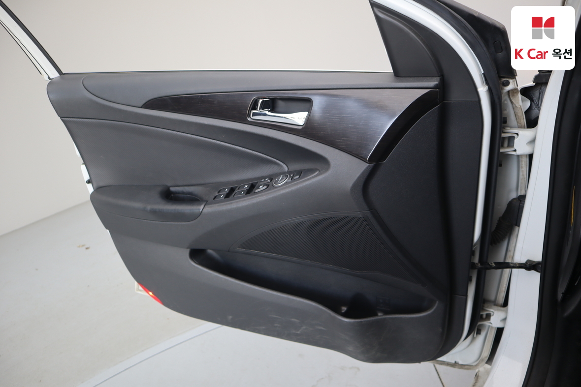 هيونداي سوناتا 2012 - صورة 8