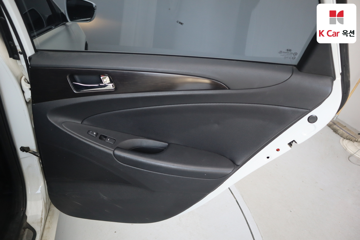 هيونداي سوناتا 2012 - صورة 25