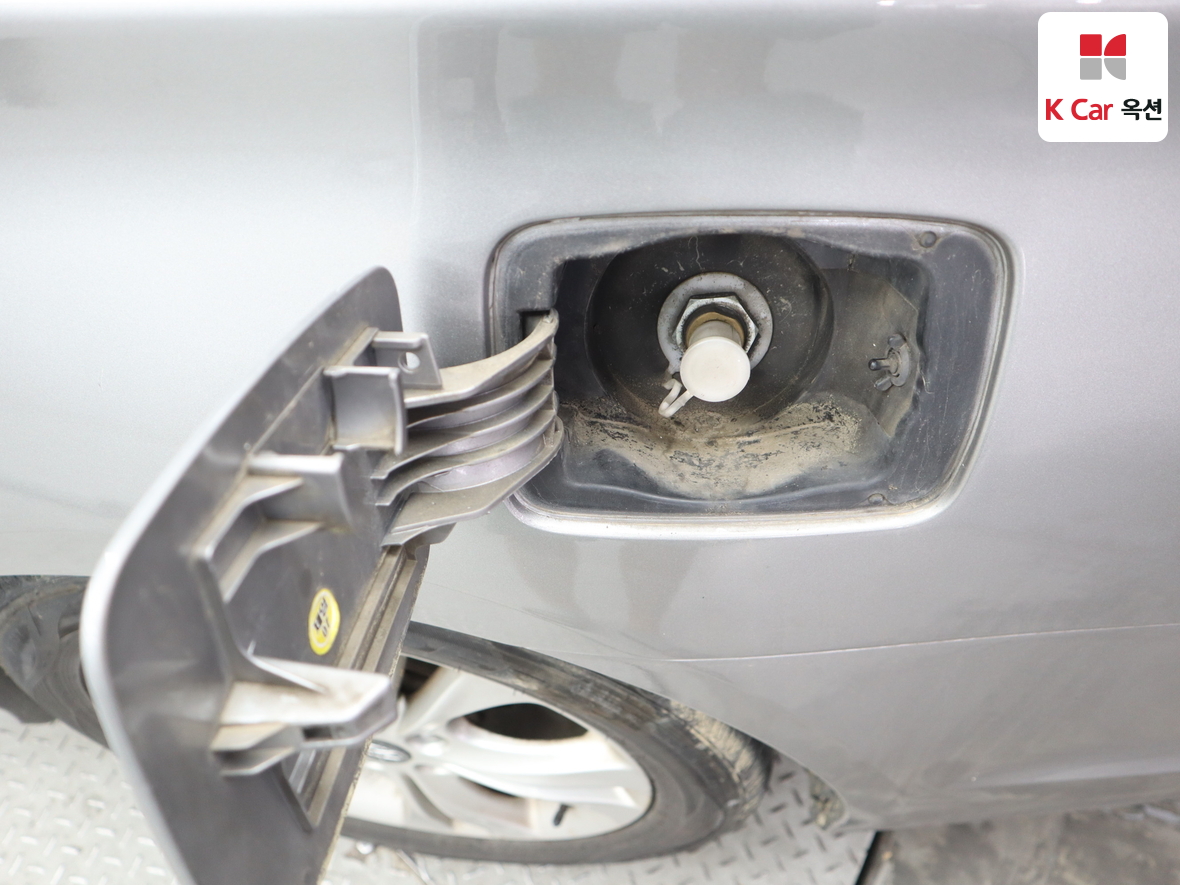 Hyundai Sonata 2010 - Image 25