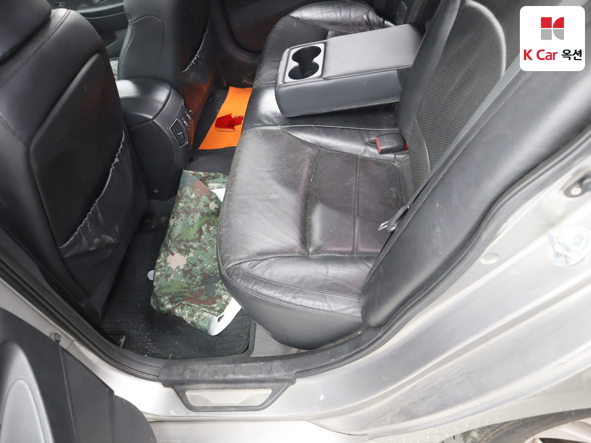 Hyundai Sonata 2010 - Image 24