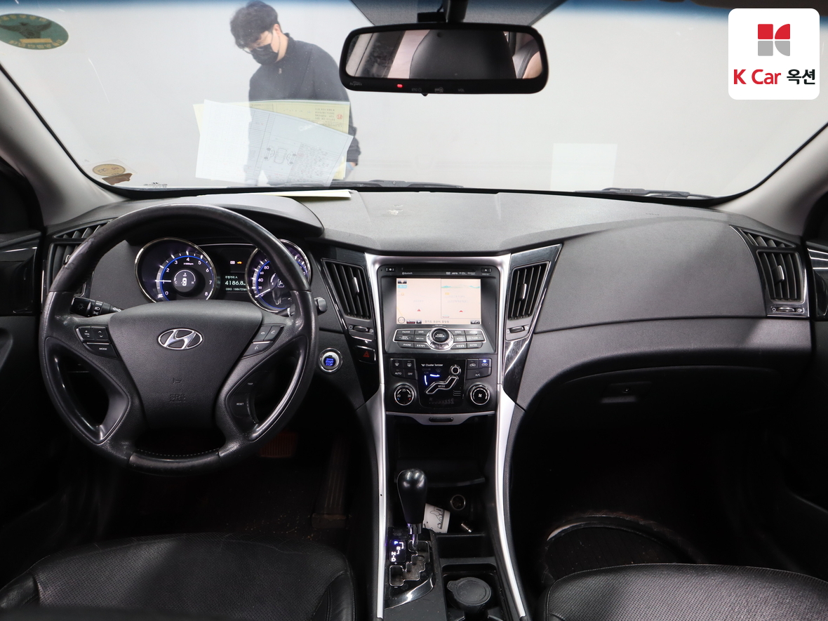 Hyundai Sonata 2010 - Image 3