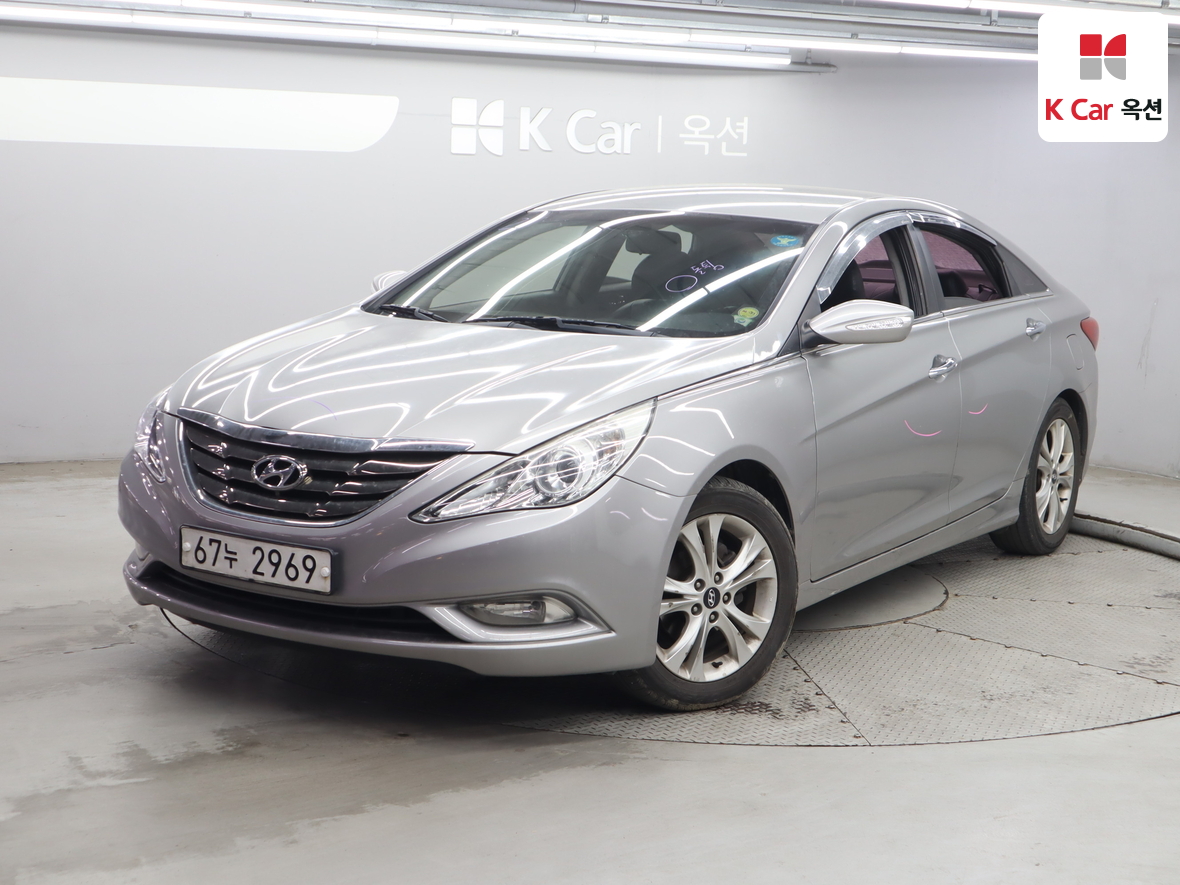 Hyundai Sonata 2010 - Image 1
