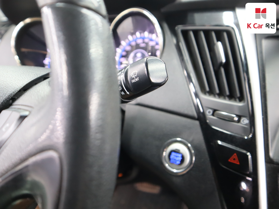 Hyundai Sonata 2010 - Image 11