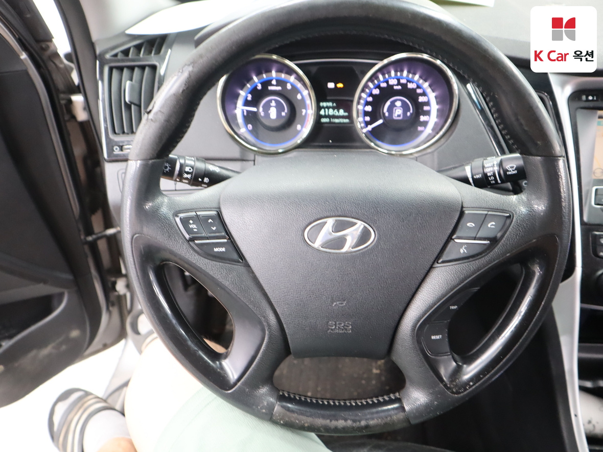 Hyundai Sonata 2010 - Image 10