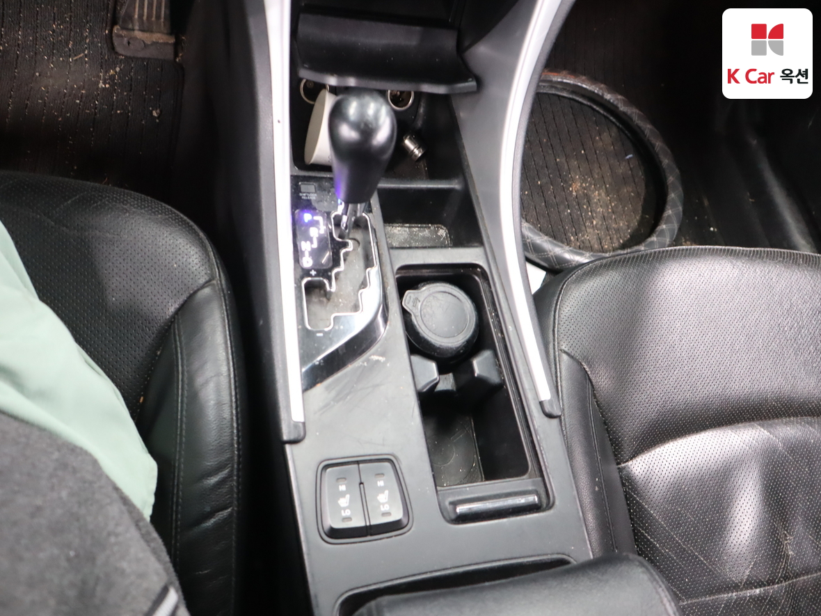 Hyundai Sonata 2010 - Image 16