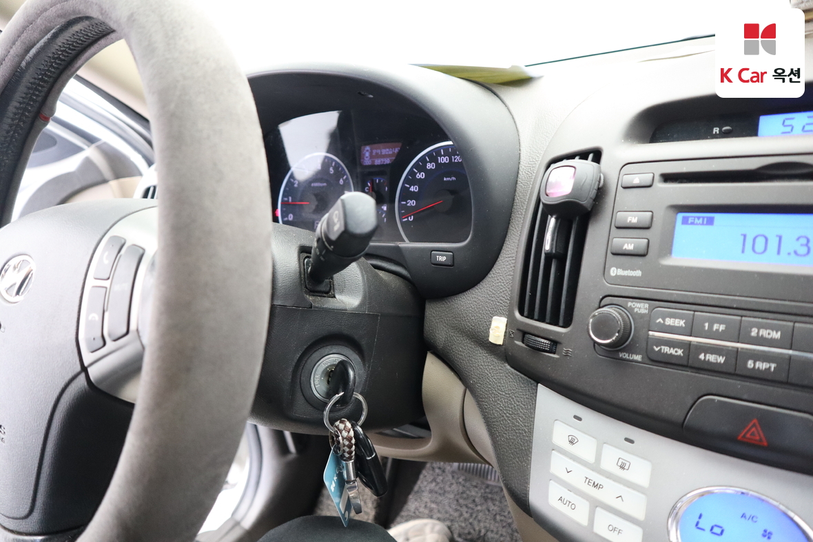 Hyundai Elantra 2010 - Image 11