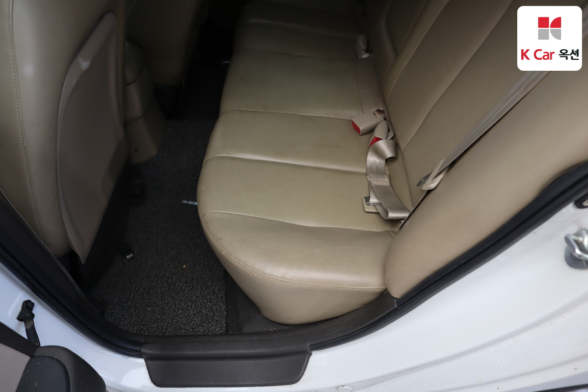 Hyundai Elantra 2010 - Image 22