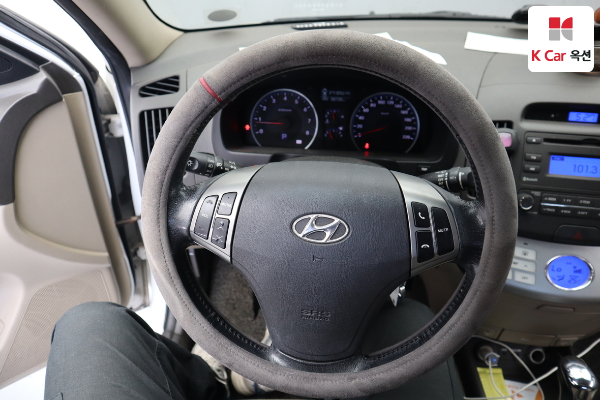 Hyundai Elantra 2010 - Image 10