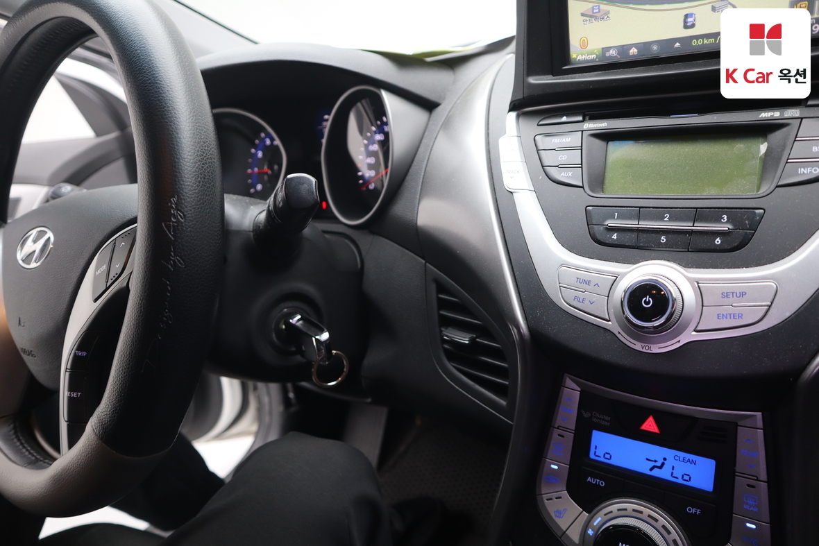 هيونداي إلانترا 2011 - صورة 11