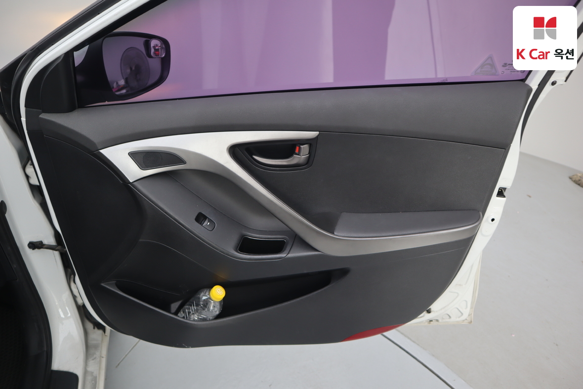 هيونداي إلانترا 2011 - صورة 27