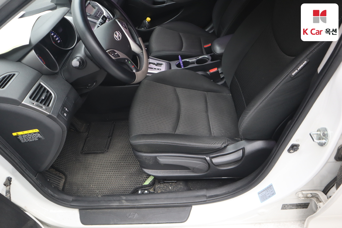 هيونداي إلانترا 2011 - صورة 19