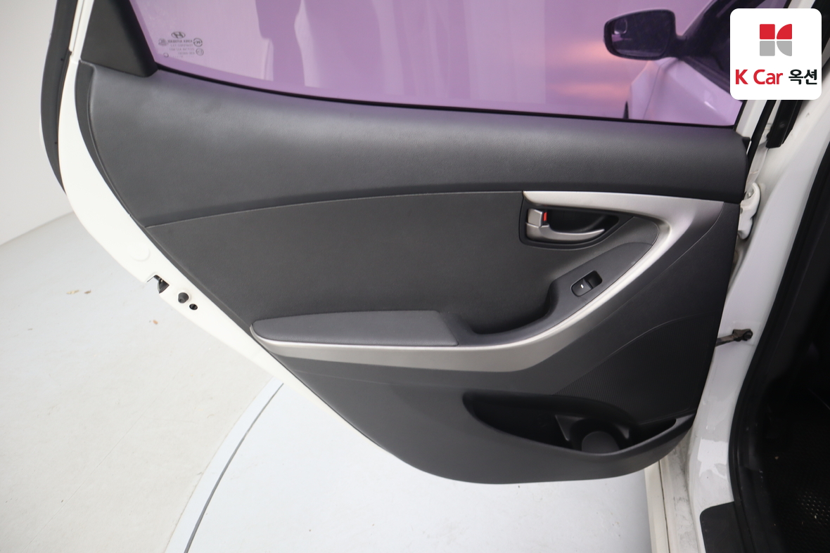 هيونداي إلانترا 2011 - صورة 21