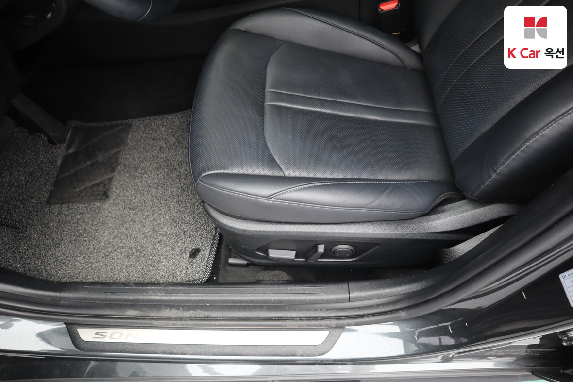 Hyundai Sonata - 20