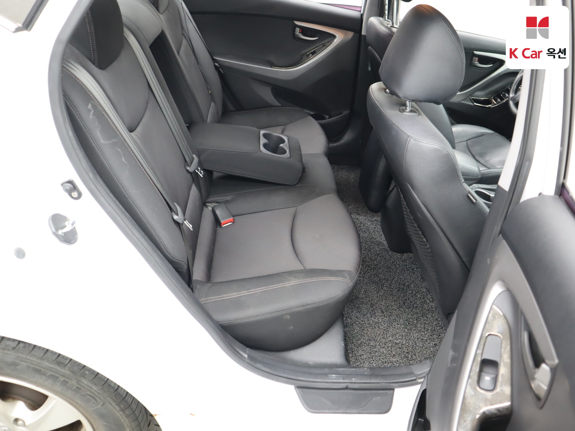 Hyundai Elantra 2015 - Image 27