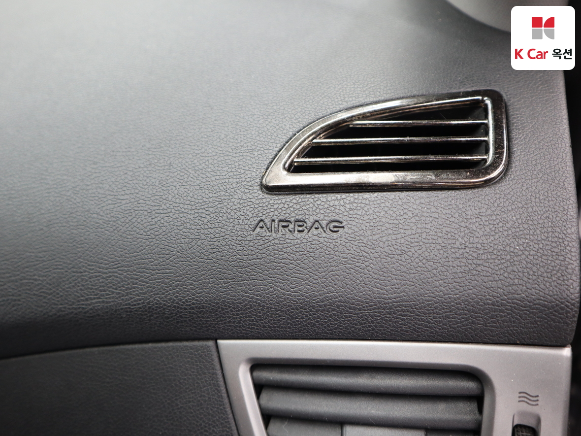 Hyundai Elantra 2015 - Image 30