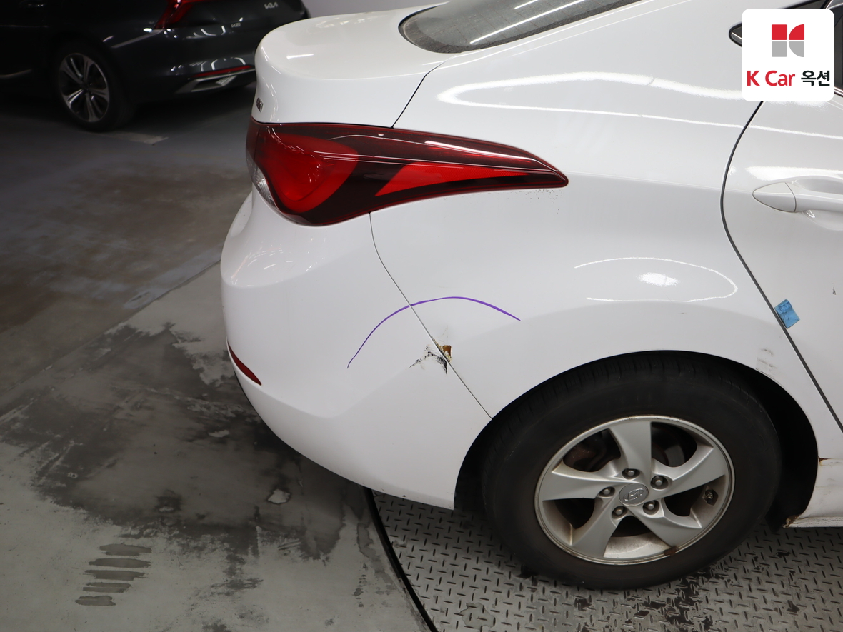 Hyundai Elantra 2015 - Image 41